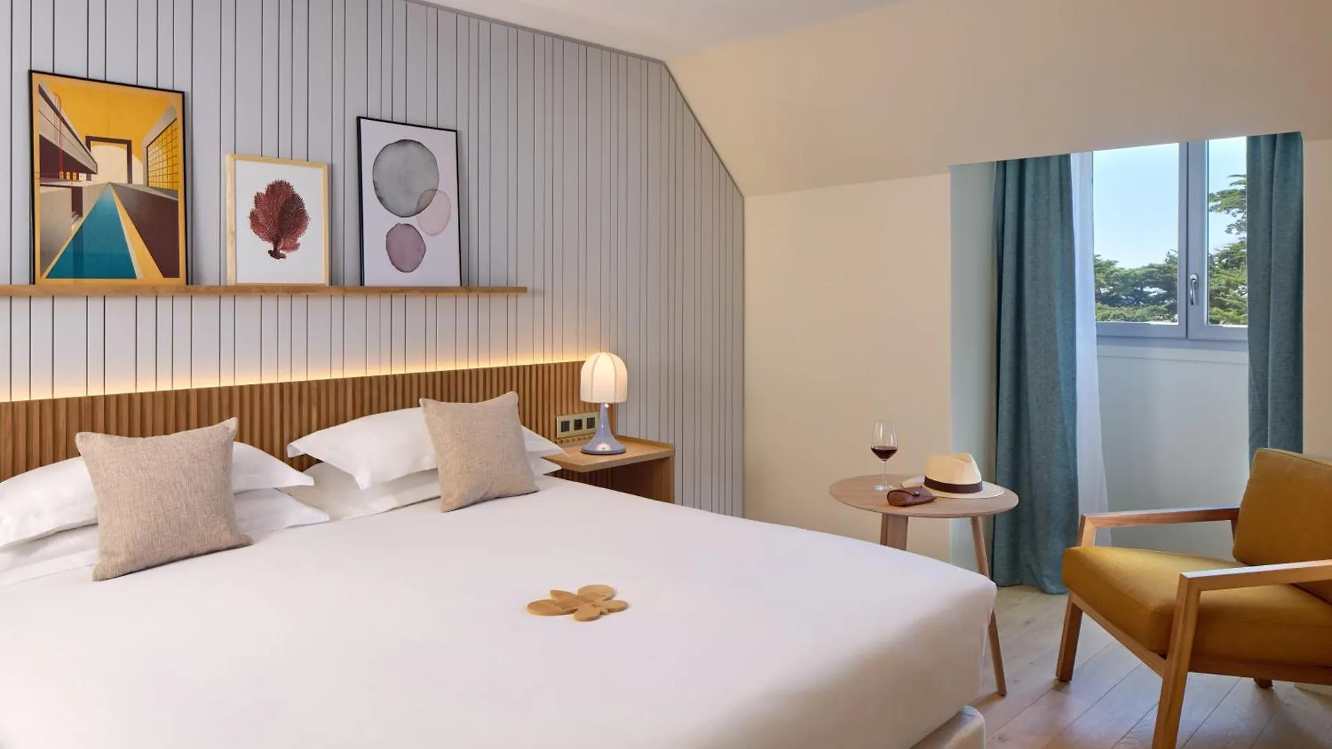 Castel Clara Thalasso & Spa Bangor Отель