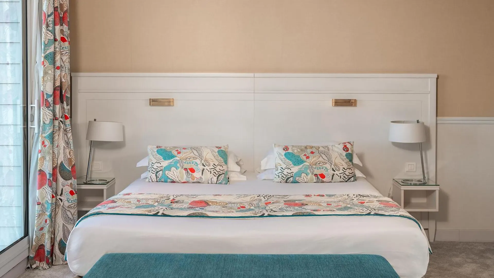Castel Clara Thalasso & Spa Bangor Отель